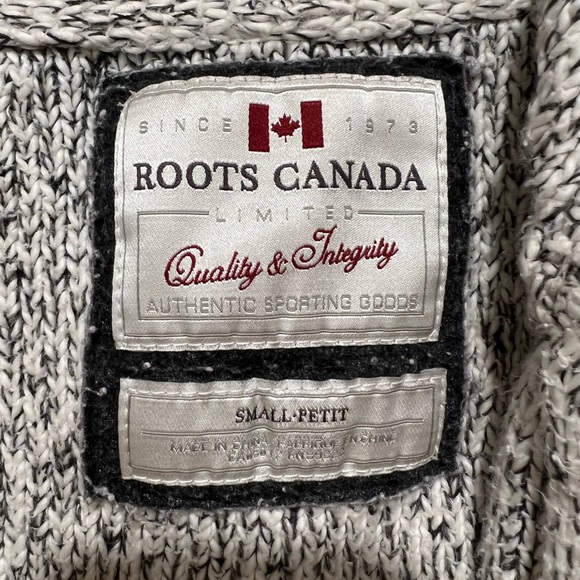 Roots Vintage Sweater - Picture 3 of 3